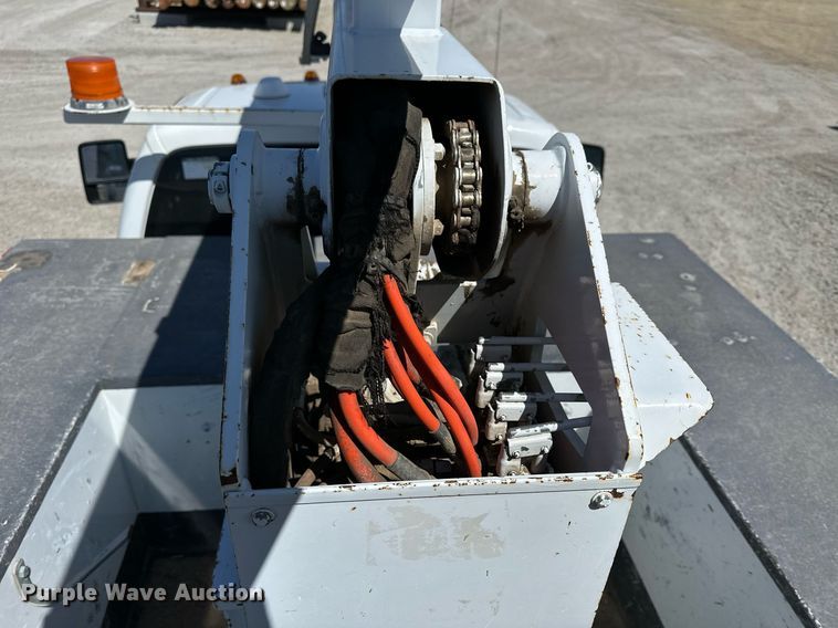 image for item LN9381 2014 Ford F450 Super Duty  bucket truck