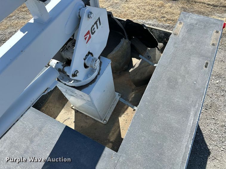 image for item LN9381 2014 Ford F450 Super Duty  bucket truck