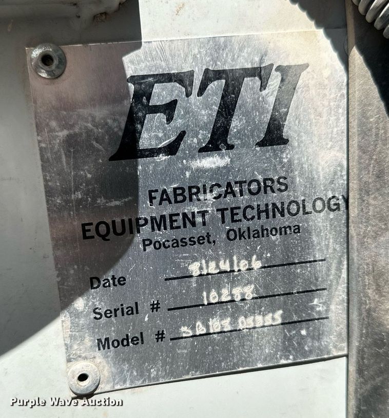 image for item LN9381 2014 Ford F450 Super Duty  bucket truck