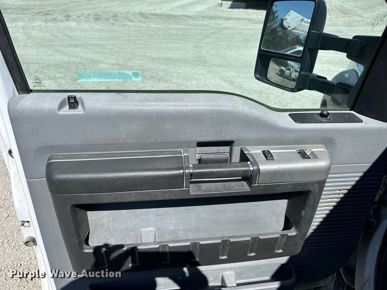 image for item LN9381 2014 Ford F450 Super Duty  bucket truck