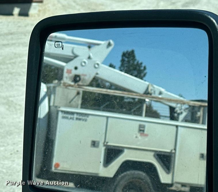 image for item LN9381 2014 Ford F450 Super Duty  bucket truck