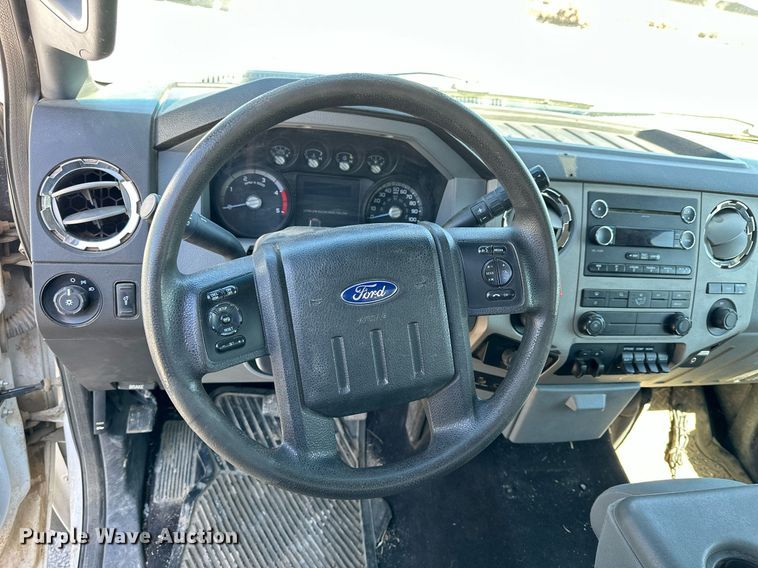 image for item LN9381 2014 Ford F450 Super Duty  bucket truck