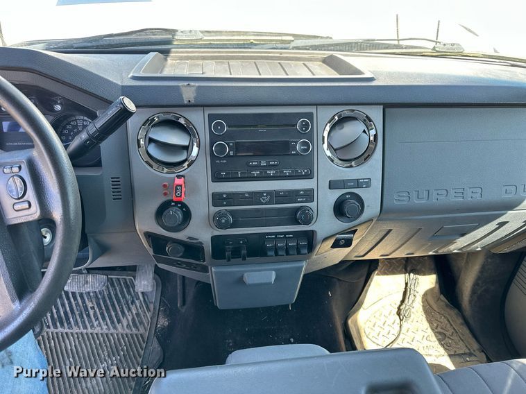 image for item LN9381 2014 Ford F450 Super Duty  bucket truck