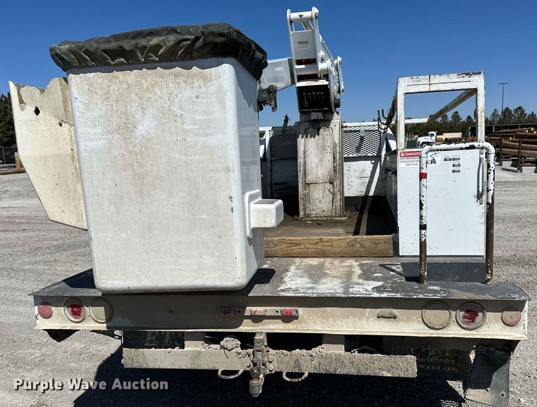 image for item LN9382 2012 Ford F550 Super Duty  bucket truck