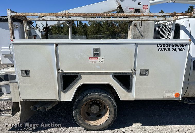 image for item LN9382 2012 Ford F550 Super Duty  bucket truck