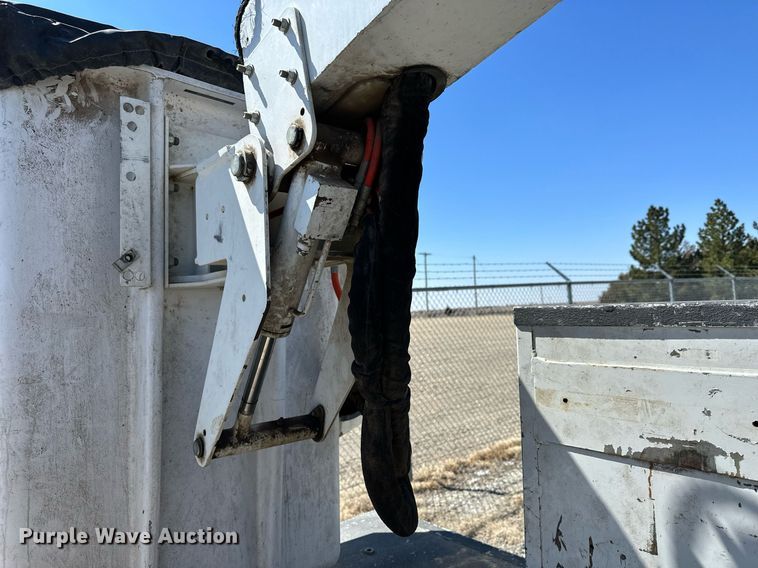 image for item LN9382 2012 Ford F550 Super Duty  bucket truck