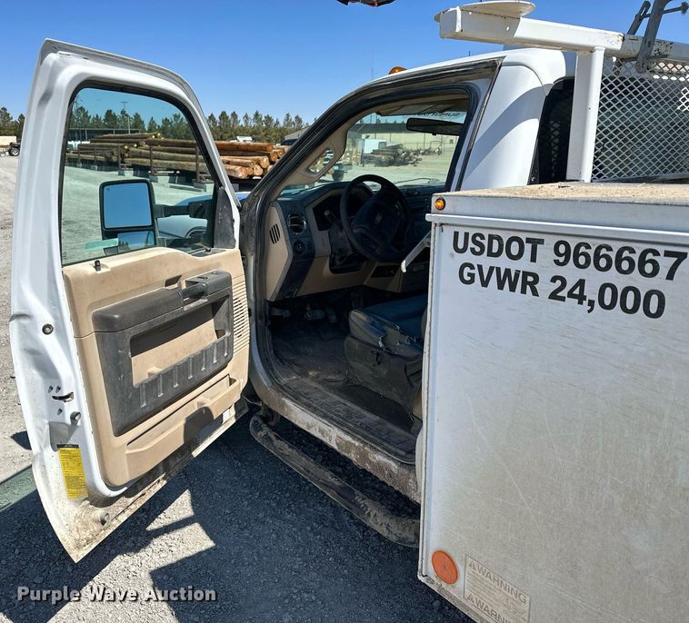 image for item LN9382 2012 Ford F550 Super Duty  bucket truck