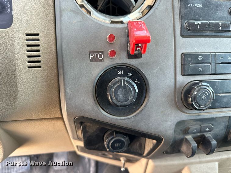 image for item LN9382 2012 Ford F550 Super Duty  bucket truck