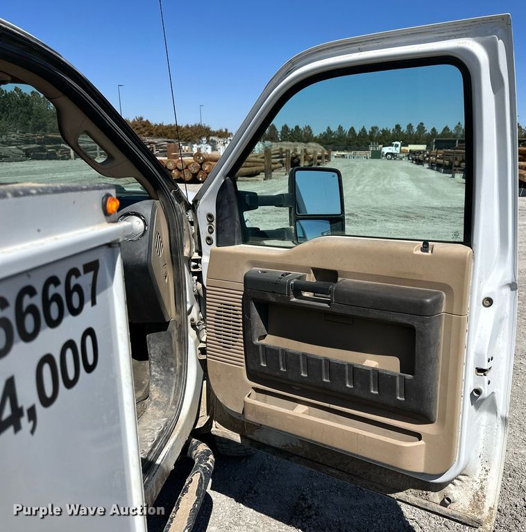 image for item LN9382 2012 Ford F550 Super Duty  bucket truck