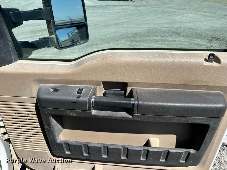 image for item LN9382 2012 Ford F550 Super Duty  bucket truck