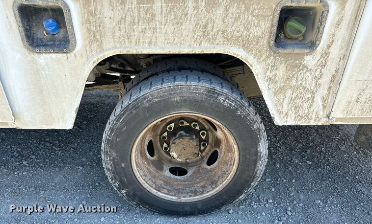 image for item LN9382 2012 Ford F550 Super Duty  bucket truck