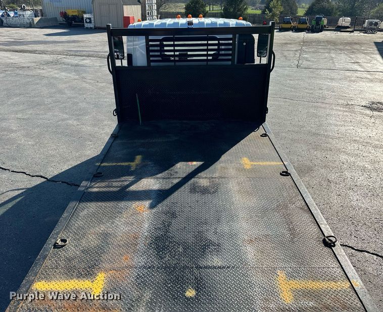 image for item LN9435 2016 Isuzu NPR HD  flatbed truck