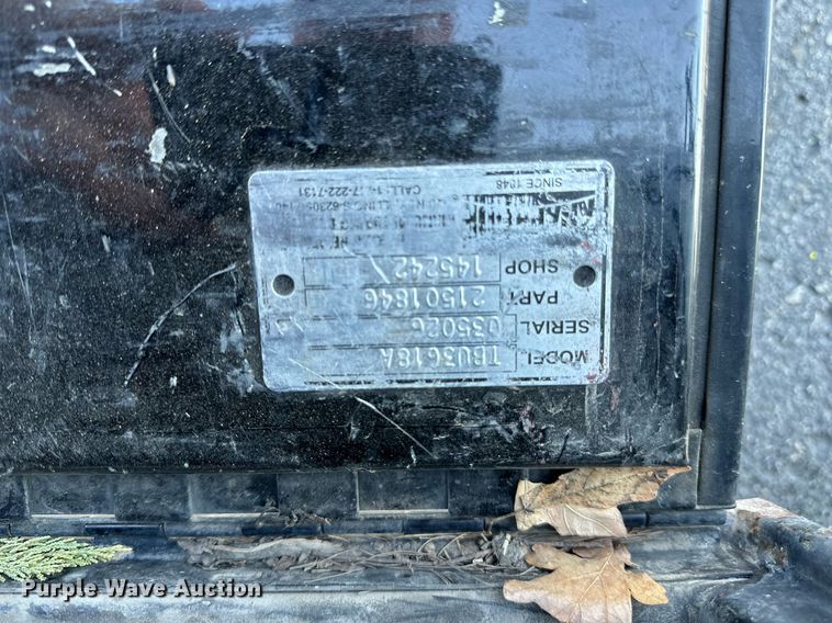 image for item LN9435 2016 Isuzu NPR HD  flatbed truck