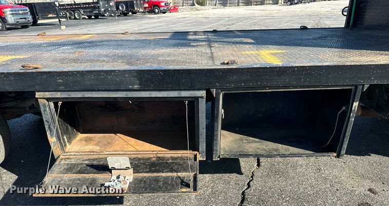 image for item LN9435 2016 Isuzu NPR HD  flatbed truck