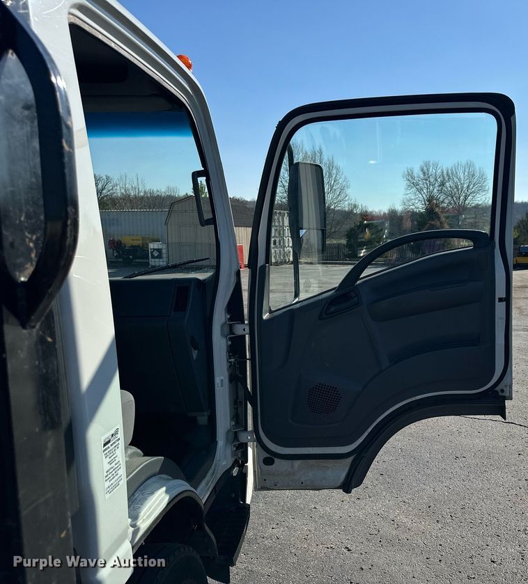 image for item LN9435 2016 Isuzu NPR HD  flatbed truck