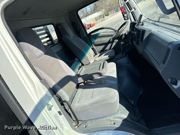 image for item LN9435 2016 Isuzu NPR HD  flatbed truck