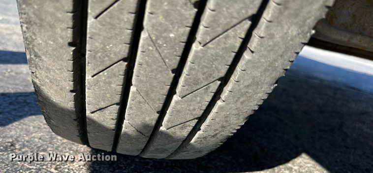 image for item LN9435 2016 Isuzu NPR HD  flatbed truck