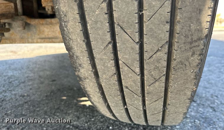 image for item LN9435 2016 Isuzu NPR HD  flatbed truck