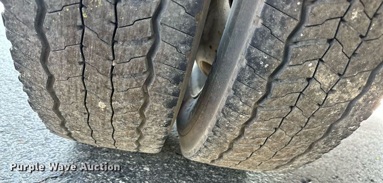 image for item LN9435 2016 Isuzu NPR HD  flatbed truck