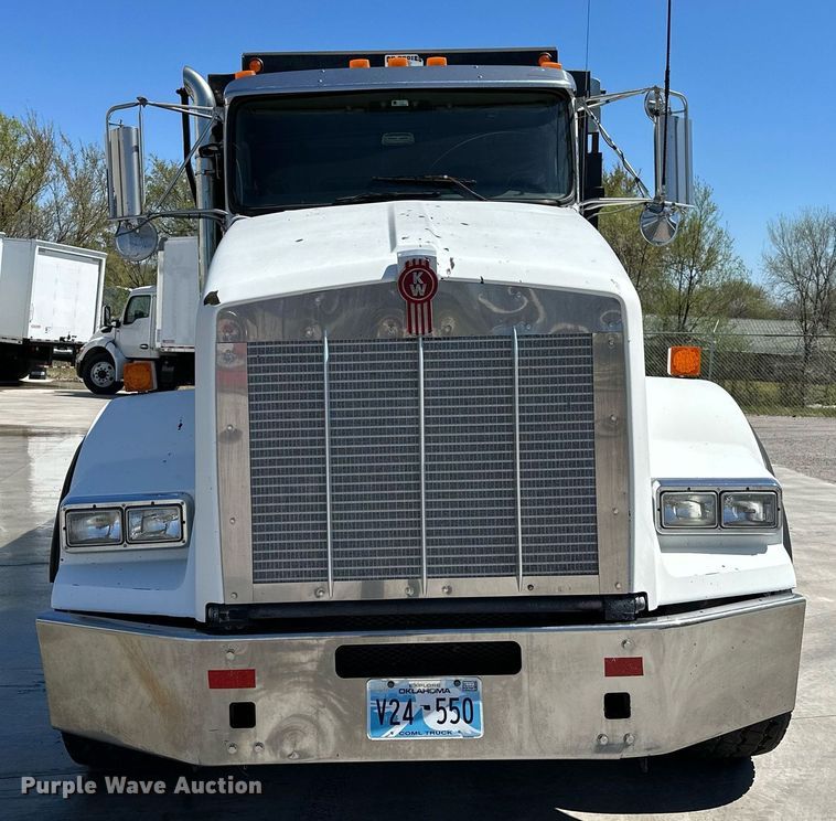 image for item LR9617 2009 Kenworth T800  dump truck