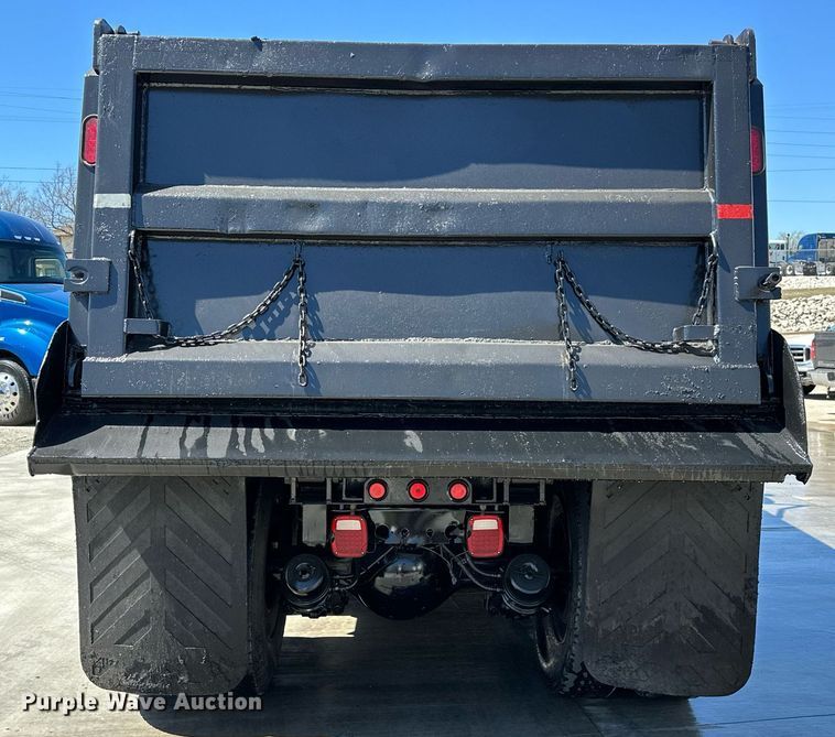 image for item LR9617 2009 Kenworth T800  dump truck