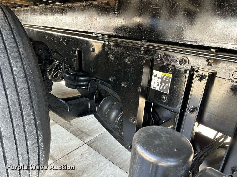 image for item LR9617 2009 Kenworth T800  dump truck