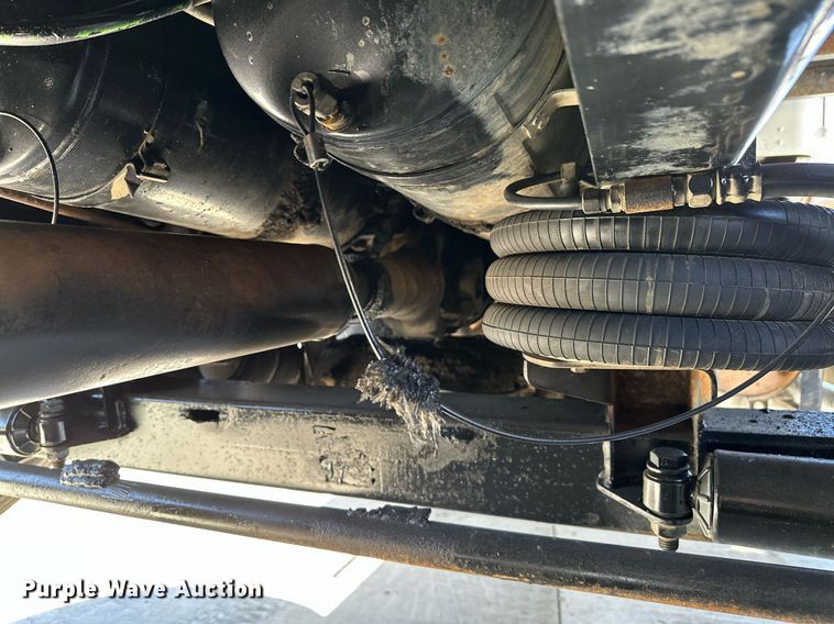 image for item LR9617 2009 Kenworth T800  dump truck