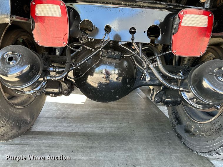 image for item LR9617 2009 Kenworth T800  dump truck