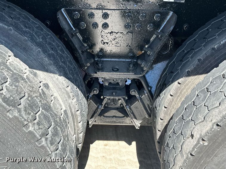 image for item LR9617 2009 Kenworth T800  dump truck