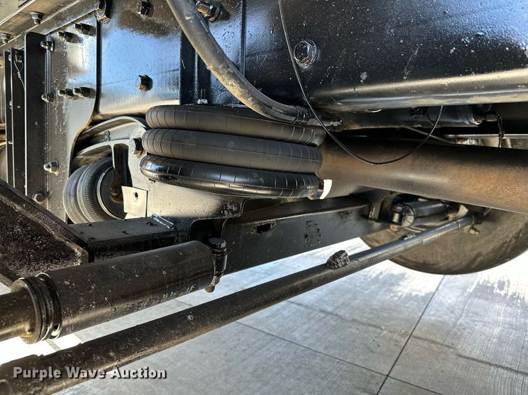 image for item LR9617 2009 Kenworth T800  dump truck