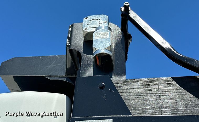 image for item LR9617 2009 Kenworth T800  dump truck