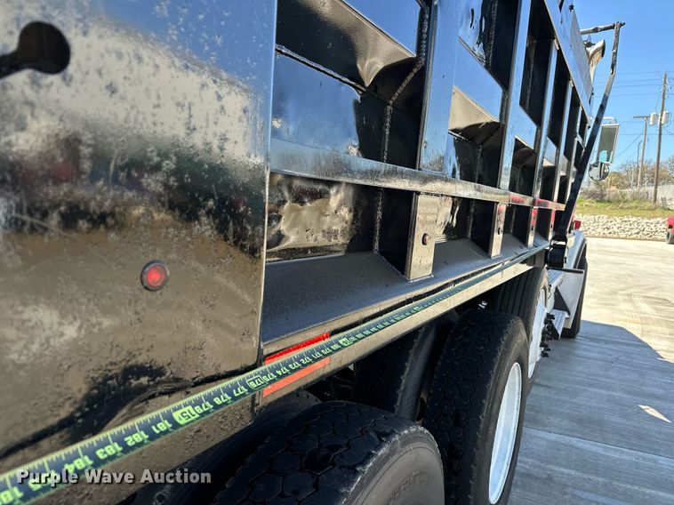 image for item LR9617 2009 Kenworth T800  dump truck