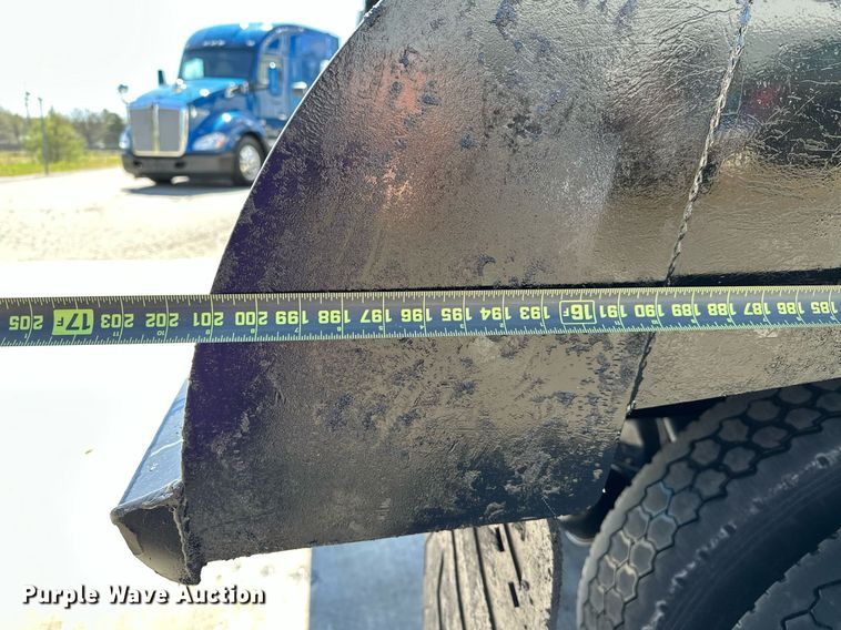 image for item LR9617 2009 Kenworth T800  dump truck