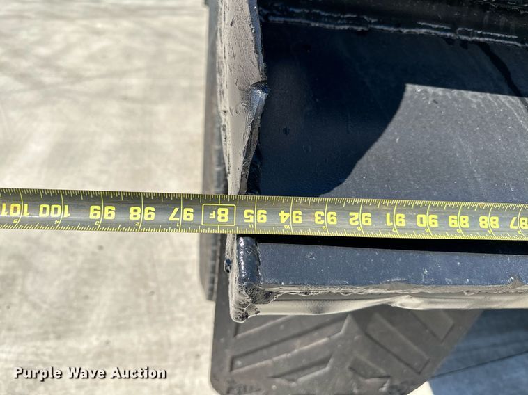 image for item LR9617 2009 Kenworth T800  dump truck