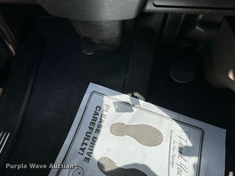 image for item LR9617 2009 Kenworth T800  dump truck