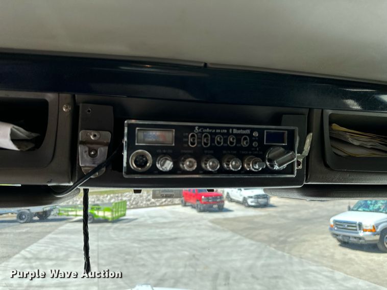 image for item LR9617 2009 Kenworth T800  dump truck