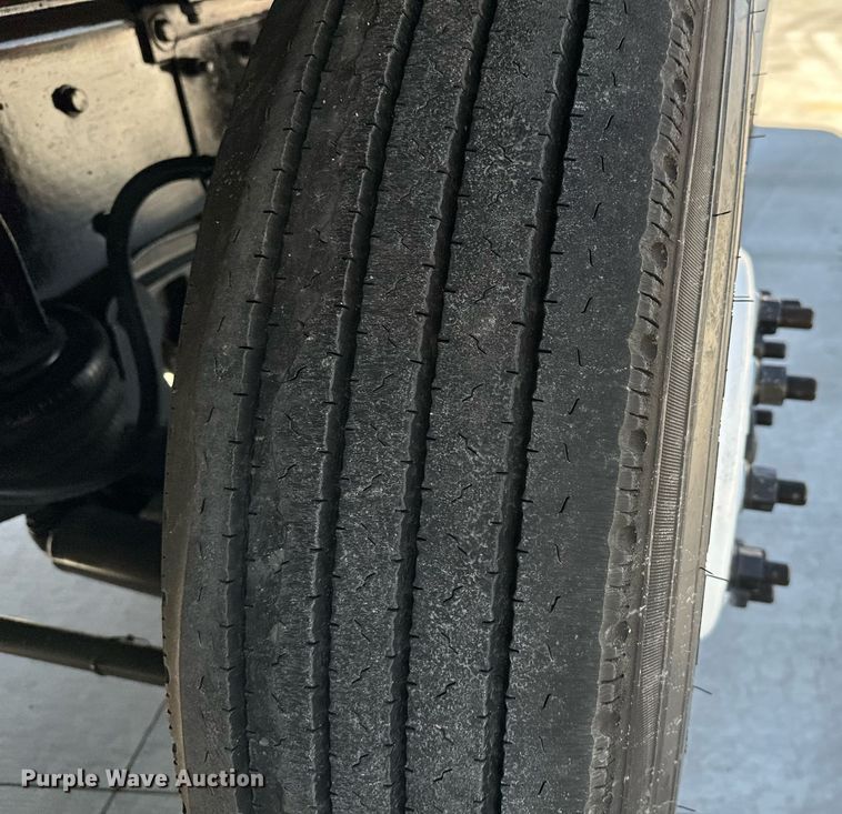 image for item LR9617 2009 Kenworth T800  dump truck