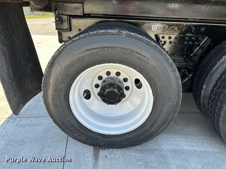 image for item LR9617 2009 Kenworth T800  dump truck