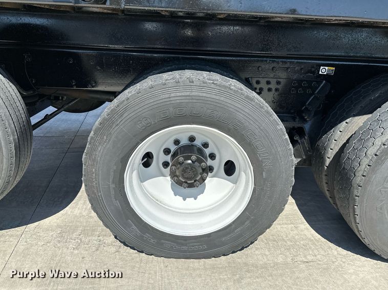 image for item LR9617 2009 Kenworth T800  dump truck