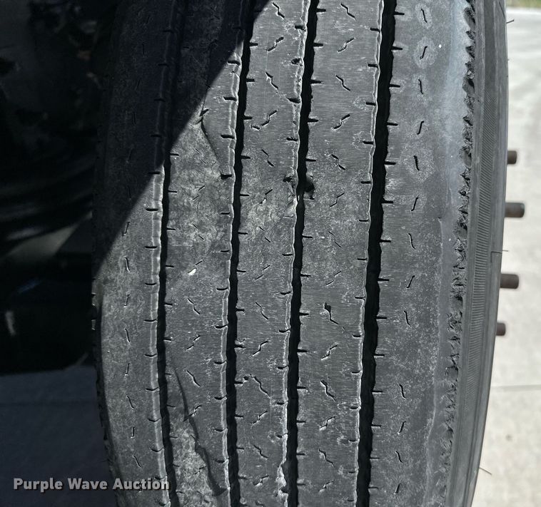 image for item LR9617 2009 Kenworth T800  dump truck