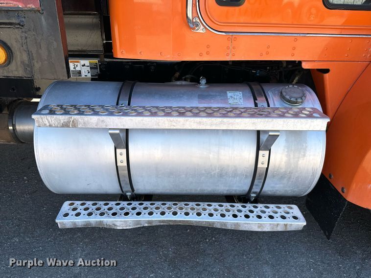 image for item LR9684 2008 Kenworth T300  dump truck