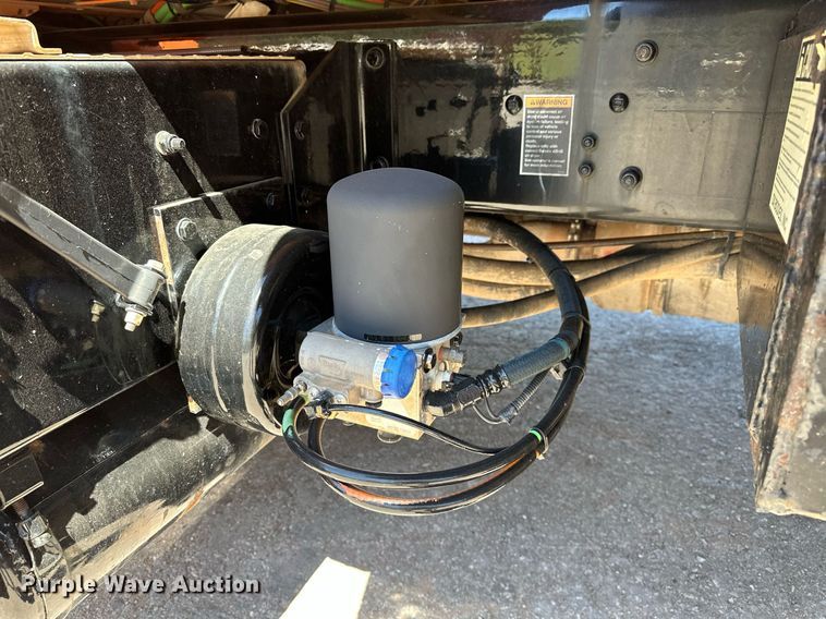 image for item LR9684 2008 Kenworth T300  dump truck