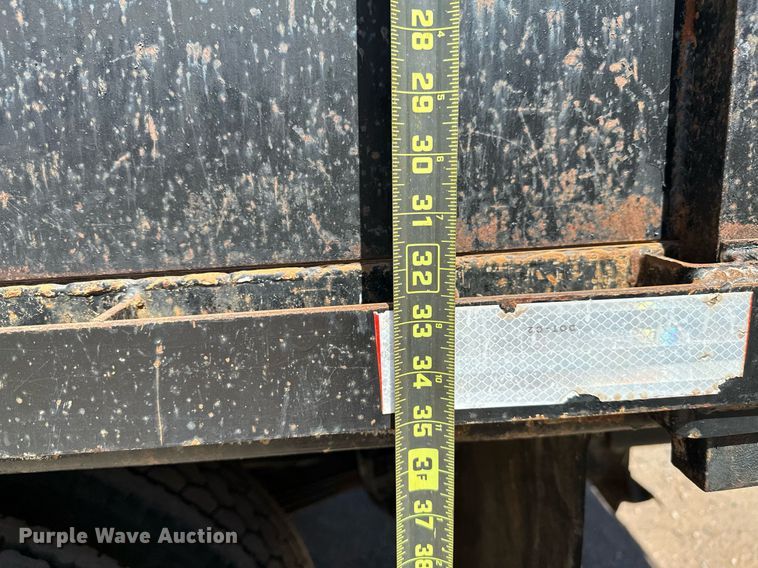 image for item LR9684 2008 Kenworth T300  dump truck