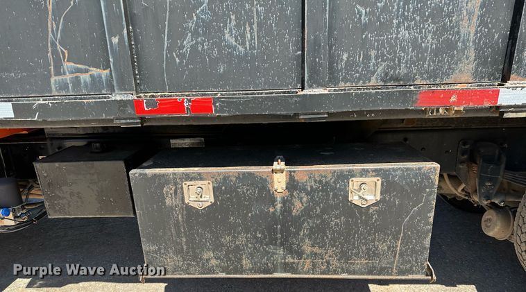 image for item LR9684 2008 Kenworth T300  dump truck