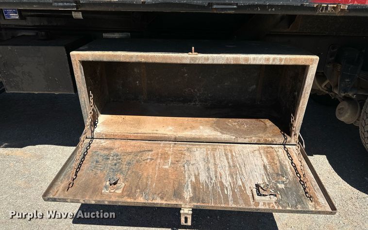 image for item LR9684 2008 Kenworth T300  dump truck