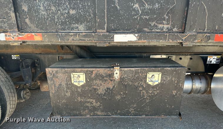 image for item LR9684 2008 Kenworth T300  dump truck