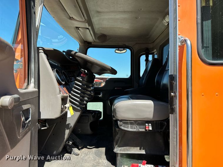 image for item LR9684 2008 Kenworth T300  dump truck