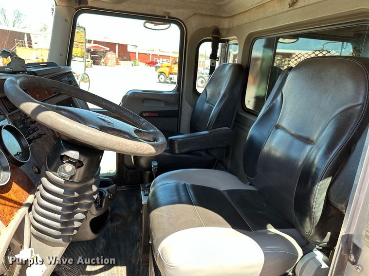 image for item LR9684 2008 Kenworth T300  dump truck