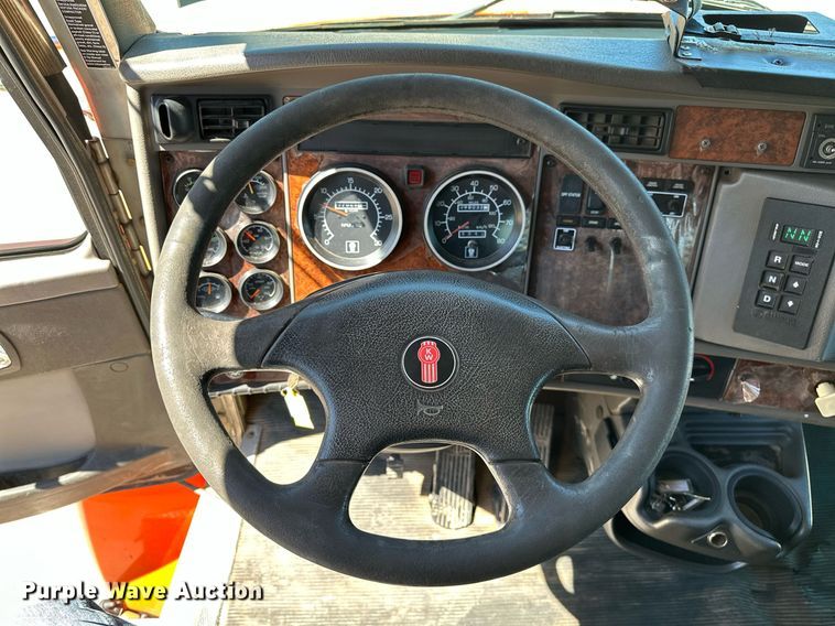 image for item LR9684 2008 Kenworth T300  dump truck