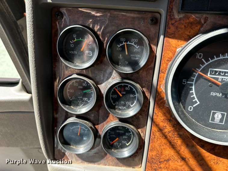 image for item LR9684 2008 Kenworth T300  dump truck